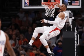 电竞赔率-洛杉矶快船发布备战花絮，冲刺阶段遗憾出局，NBA季后赛任务艰巨，纪律约束更严格的简单介绍